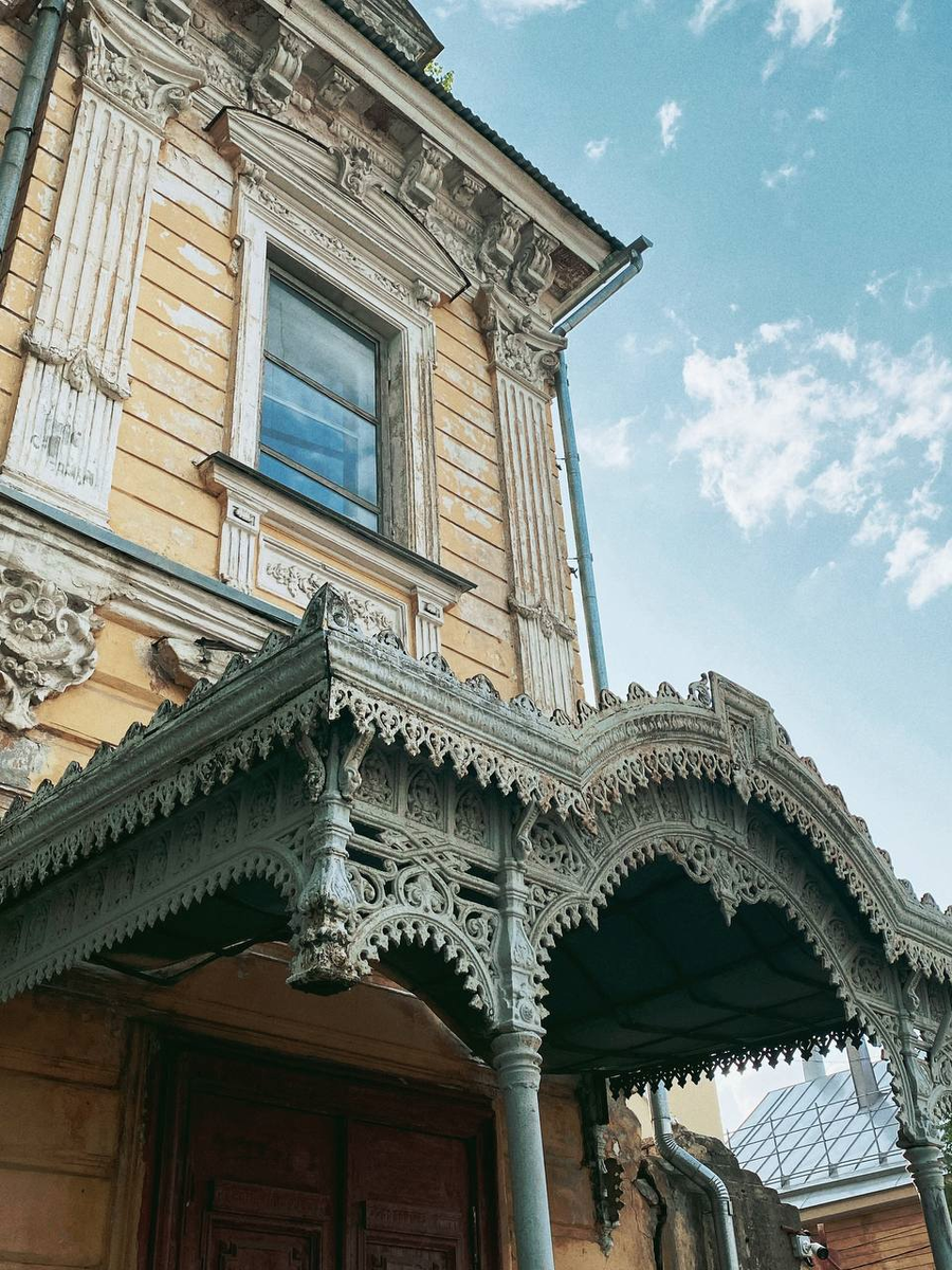 Мое фото. Козырек, высокохудожественное литье, с инициалами. 