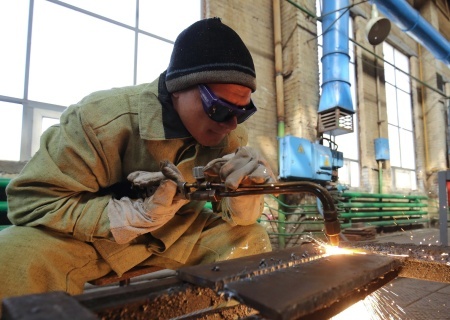    Мнение: повышение зарплаты россиянам не решит проблему с мигрантами