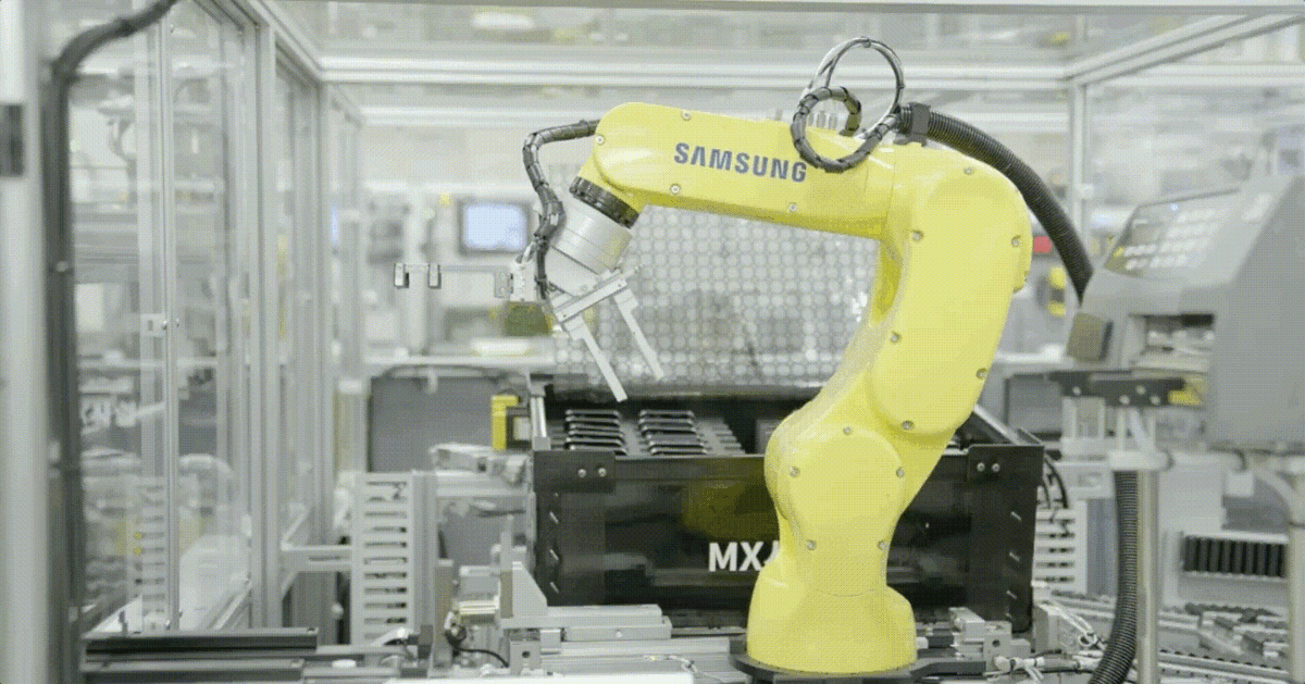Пример роборуки на заводе Samsung | Источник: Samsung