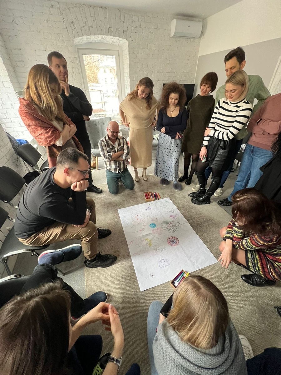 Группа- это социум в миниатюре и научившись взаимодействовать в ней, вы учитесь взаимодействовать и с другими