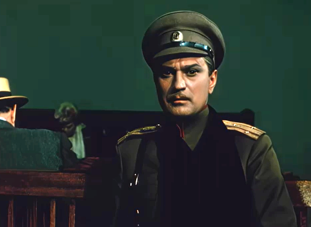 Николай Гриценко (Рощин). Кадр из кинофильма "Восемнадцатый год", 1958 г., режиссер Григорий Рошаль, сценарист Борис Чирсков, композитор Дмитрий Кабалевский (скриншот)