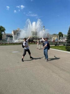  📷    Школьники из Оренбуржья посетили Международную выставку-форум «Россия» Белов Михаил Александрович