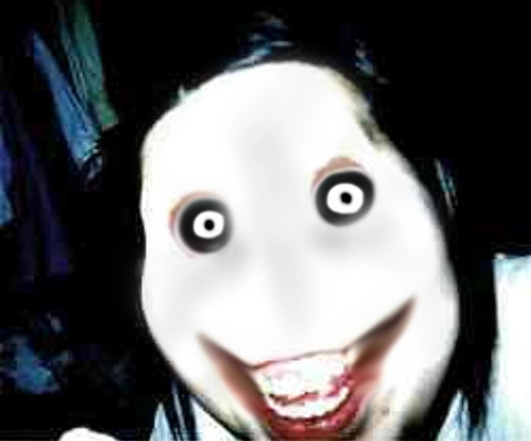 Джефф-Убийца популярная криппипаста. На момент истории ему было 13 лет, его внешность была такая: волосы чёрные, глаза голубые, белая толстовка, и кроссовки. 