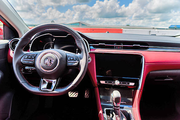 На российский рынок выходит новый стильный седан. Источник иллюстрации - auto.ru