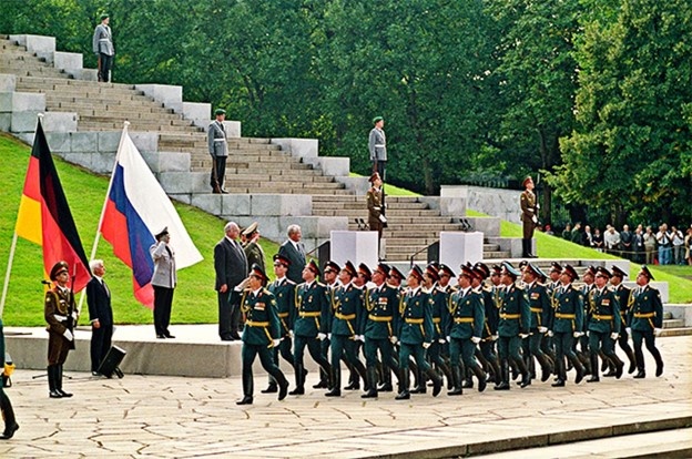 Вывод советских войск из Германии 1994 год.  Фото их открытого источника