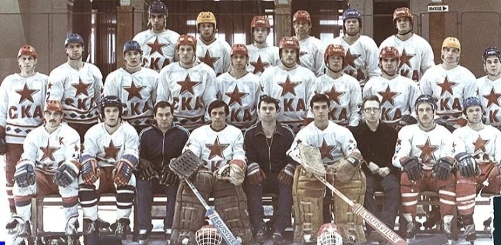 Изображение из открытых источников сервиса яндекс.картинки (разные шлемы хоккеистов хабаровского СКА)