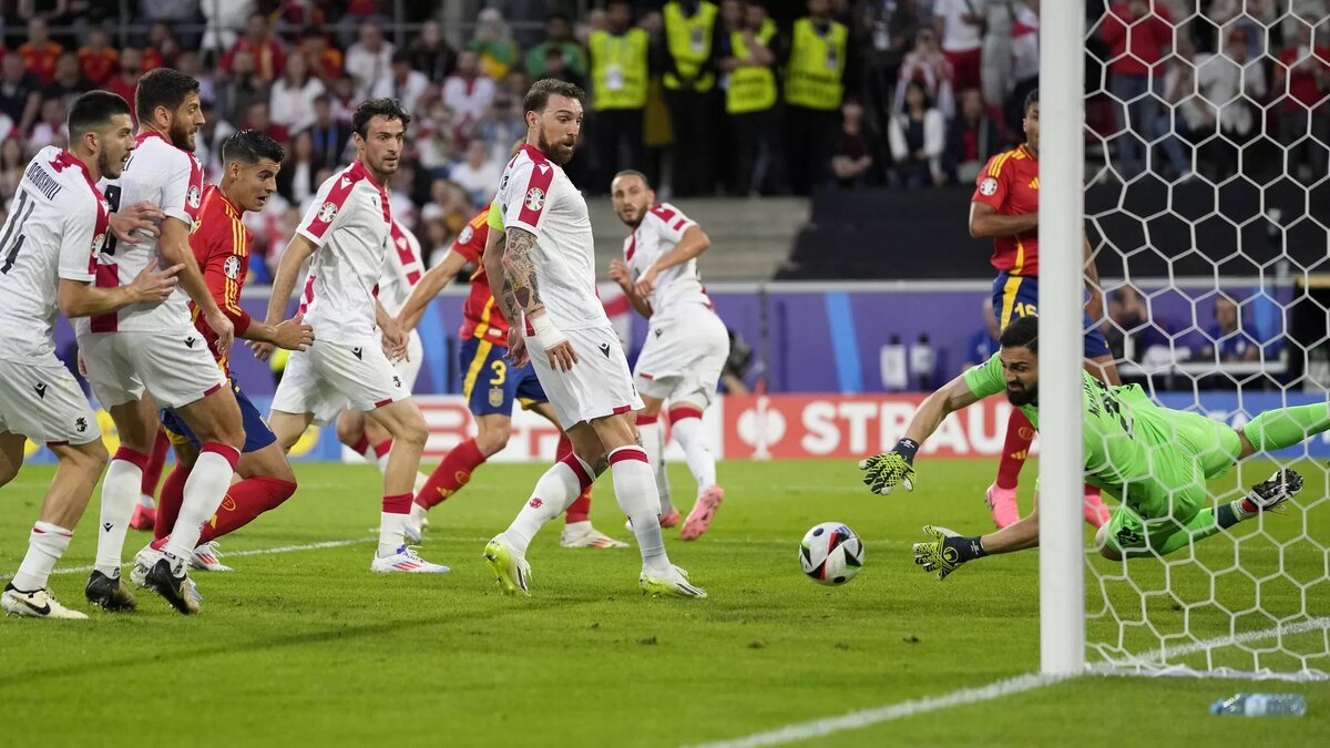 © AP Photo / Darko Vojinovic