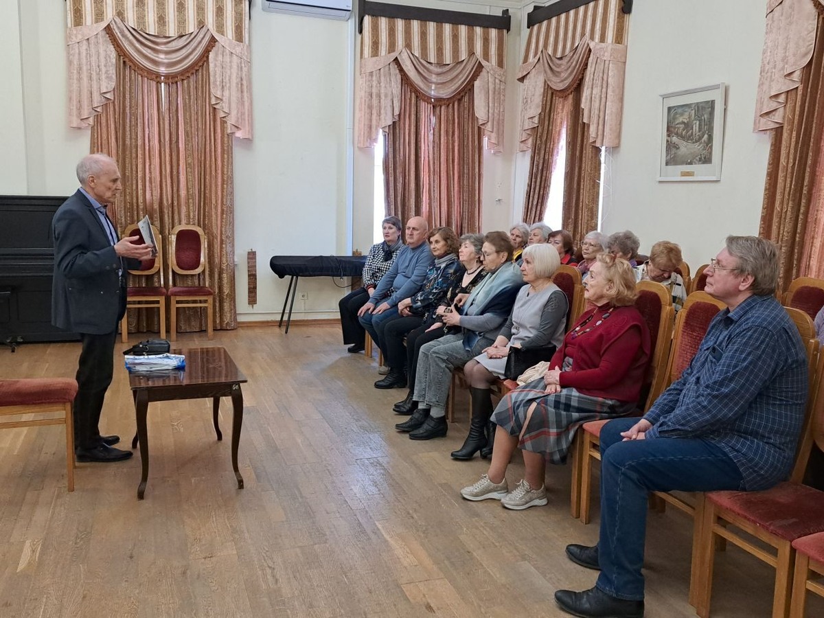 В мае этого года Владислав Самсонов знакомил пензенцев со своим новым романом – «Лермонтов»