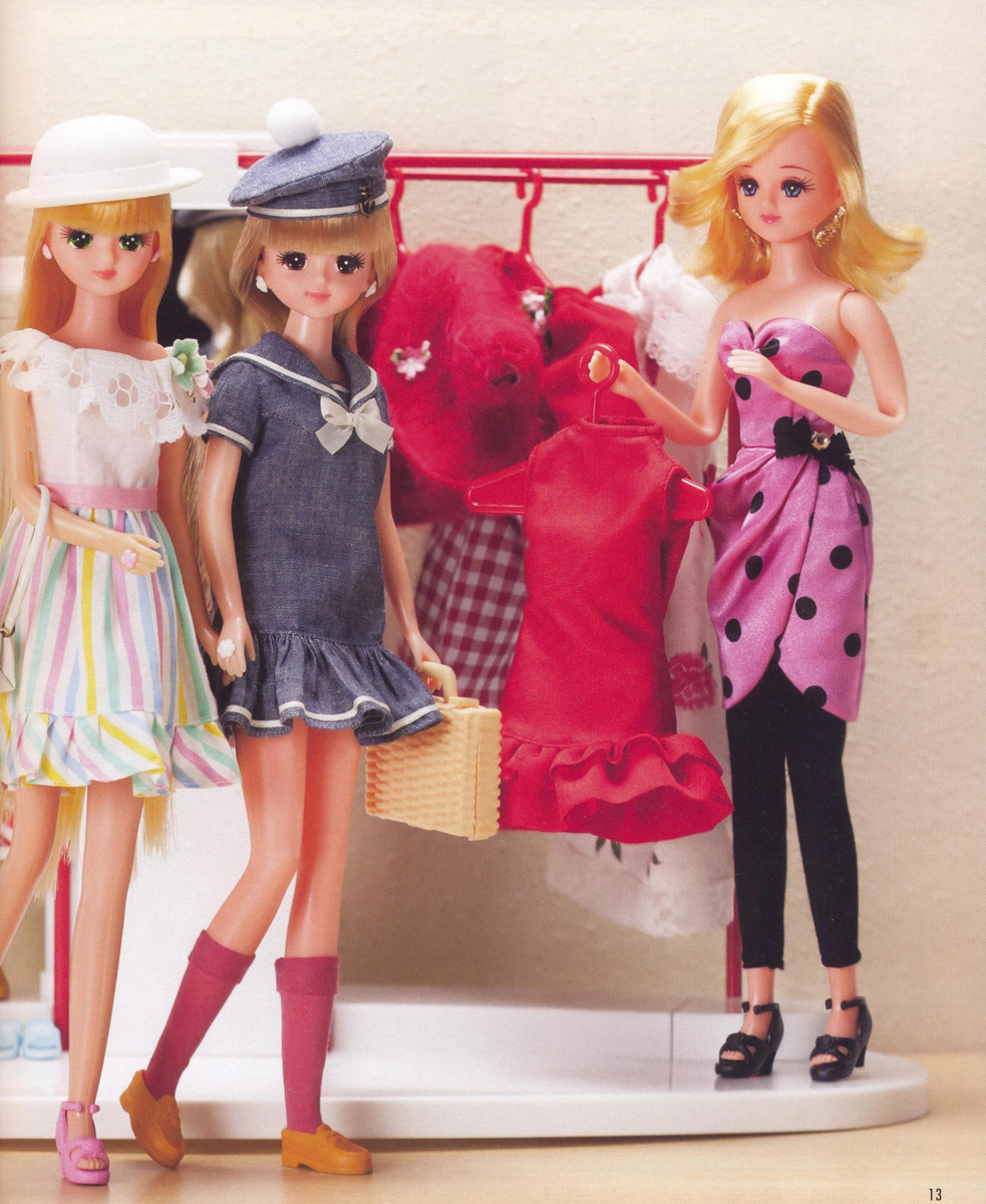 Флора, Барби и Элли. Скрин из энциклопедии Барби, vk.ru/newjenny