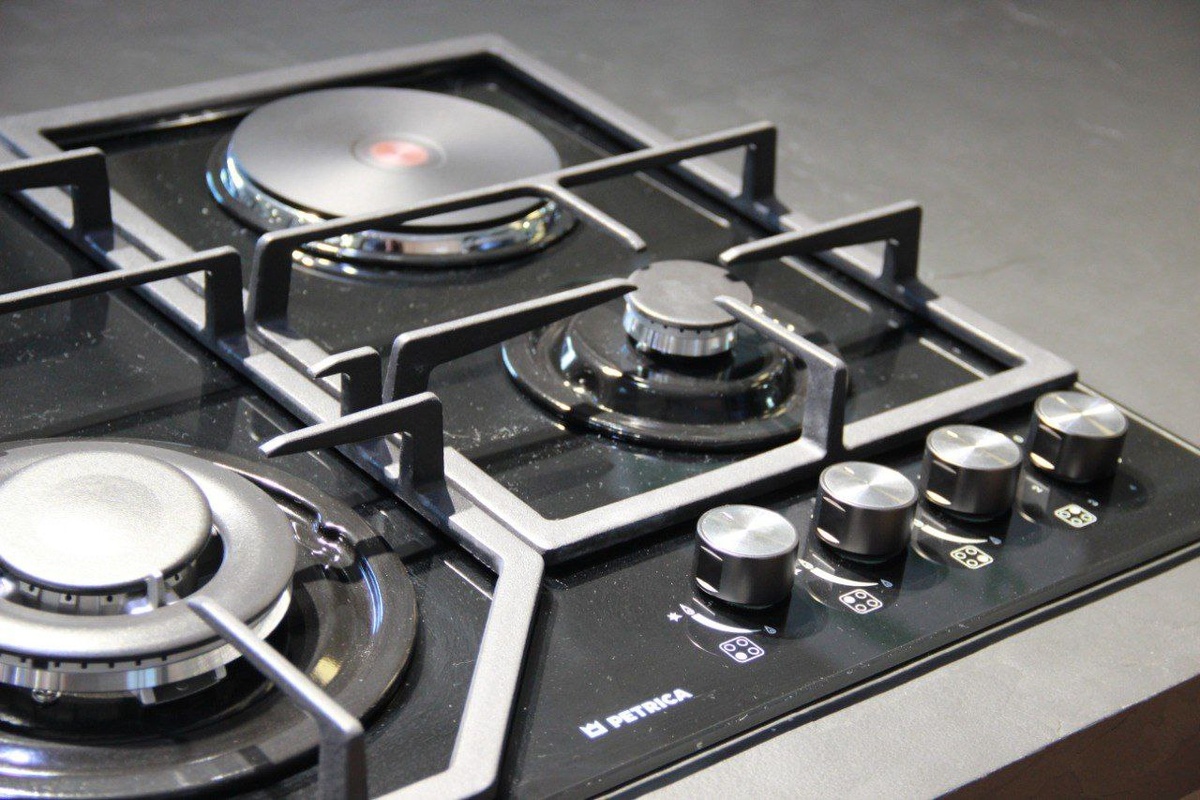 В Приамурье появился первый региональный бренд встраиваемой техники для кухни «Petrica». / Фото.amurobl.ru