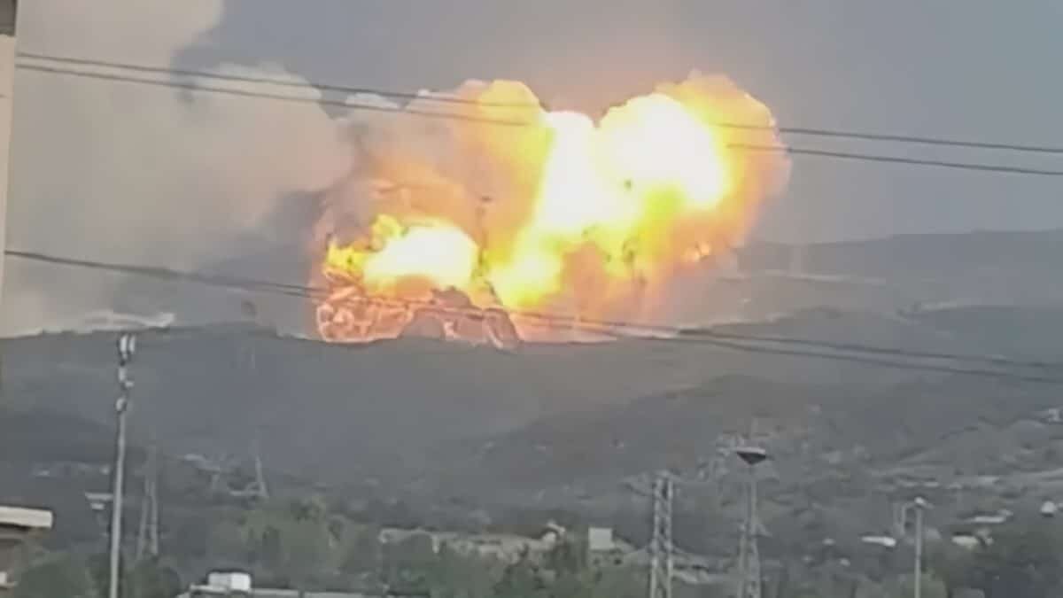    Первая ступень ракеты «Тяньлун-3» упала на землю в 1,5 километра от стенда и взорвалась / © The Launch Pad