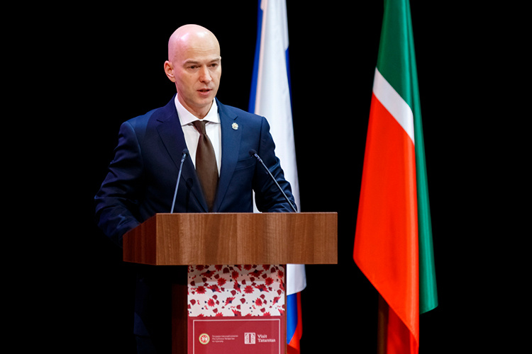    С этого года минэкономразвития РФ выделяет регионам единую субсидию на туризм. Из 6,2 млрд рублей Татарстану из «бюджетного пирога» достается 168 млн рублей. Сергей Иванов объявил о старте приема заявок