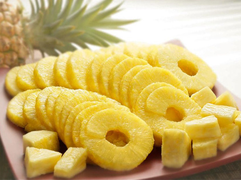 Употребление ананаса приносит многочисленные преимущества здоровью человека. Читайте далее, чтобы узнать, какую пользу вы приносите своему организму, пока наслаждаетесь этим тропическим фруктом.-2