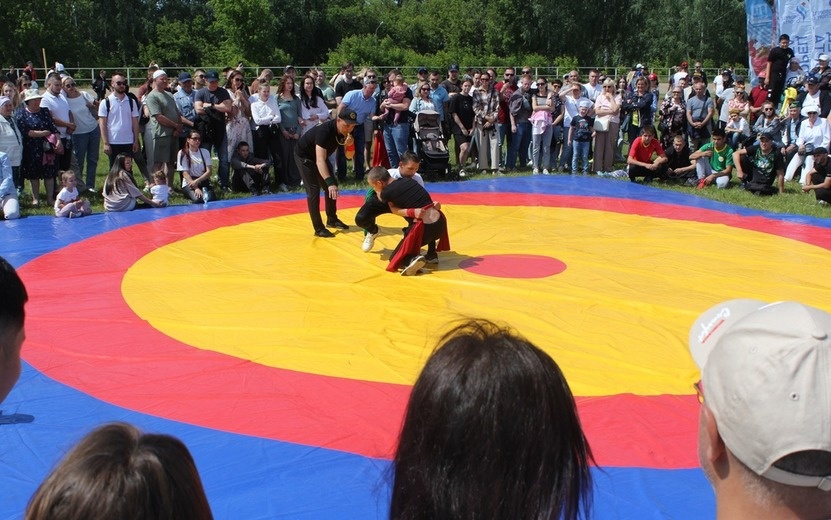  Самые смелые и сильные сражались в «Корэш» за право называться батыром (с тюркского «воин», «герой» – прим.ред) Фото: пресс-служба администрация Ижевска.