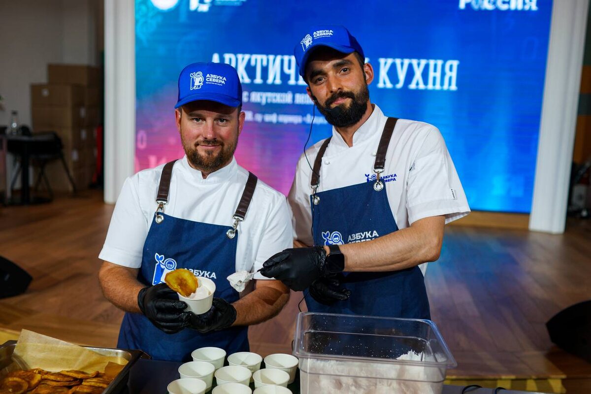 "Азбука Севера", являясь представителем региона в Москве, провели мастер-класс по приготовлению традиционных блюд - строганины, жеребятины и керчех.