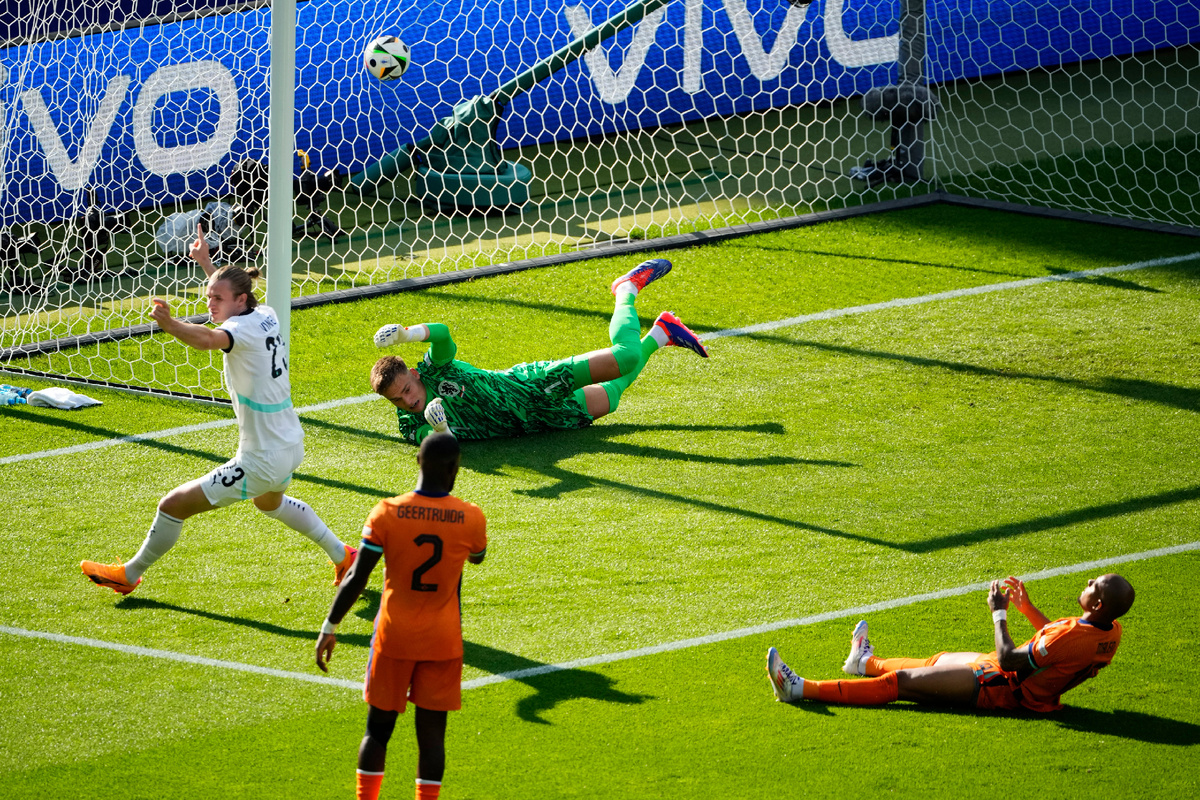 Автогол Малена