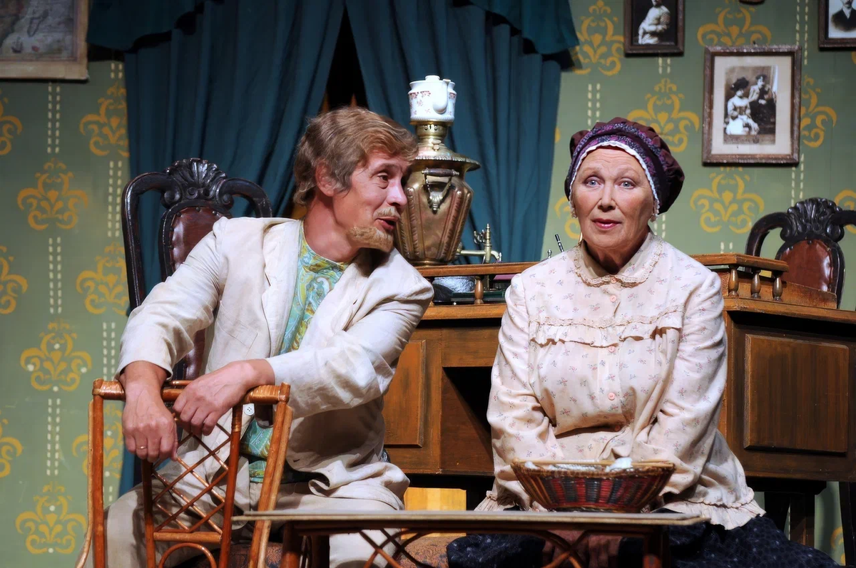 «Дядя Ваня». Няня — Л. Могилёва, Телегин — И. Кашин.