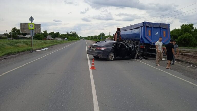    Пьяный водитель чуть не угробил пассажира врезавшись в грузовик на трассе Оренбург-Орск Белов Михаил Александрович