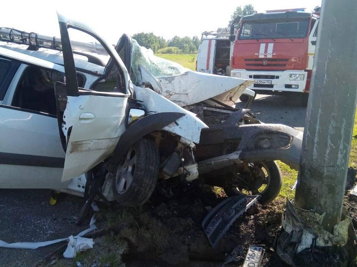    На месте ДТП в Калининском районе Саратовской области© Фото : пресс-служба управления региональной безопасности правительства Саратовской области