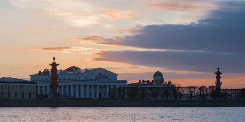    Алёна Бобрович.