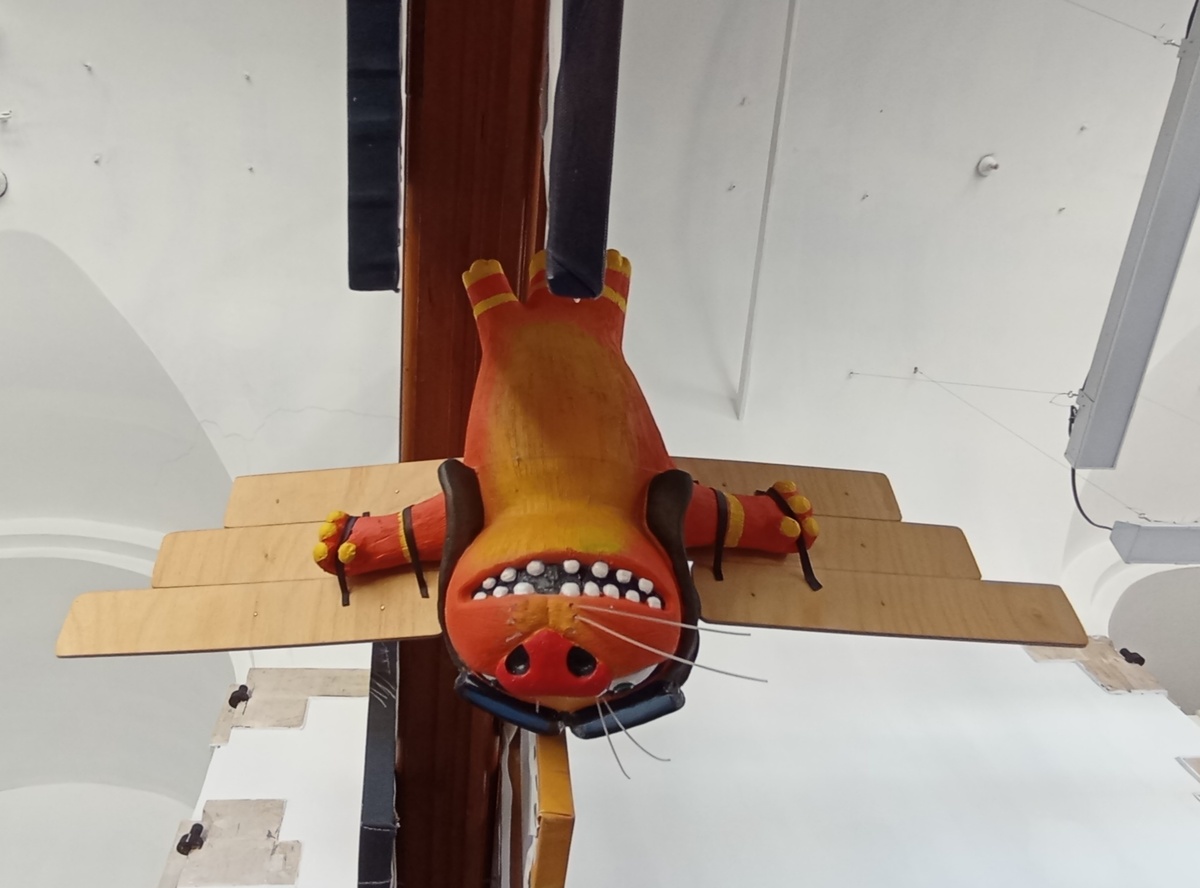 Инсталляция в магазине-салоне Васи Ложкина в Гостином дворе на улице Ильинка. Здесь и далее фото автора и(или) из личного архива автора если не указано иначе.