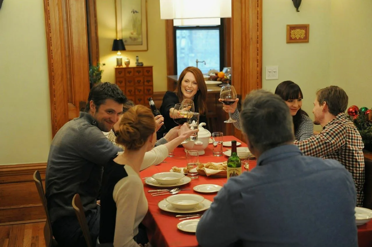 Кадр из одноименного фильма, Элис в кругу семьи.