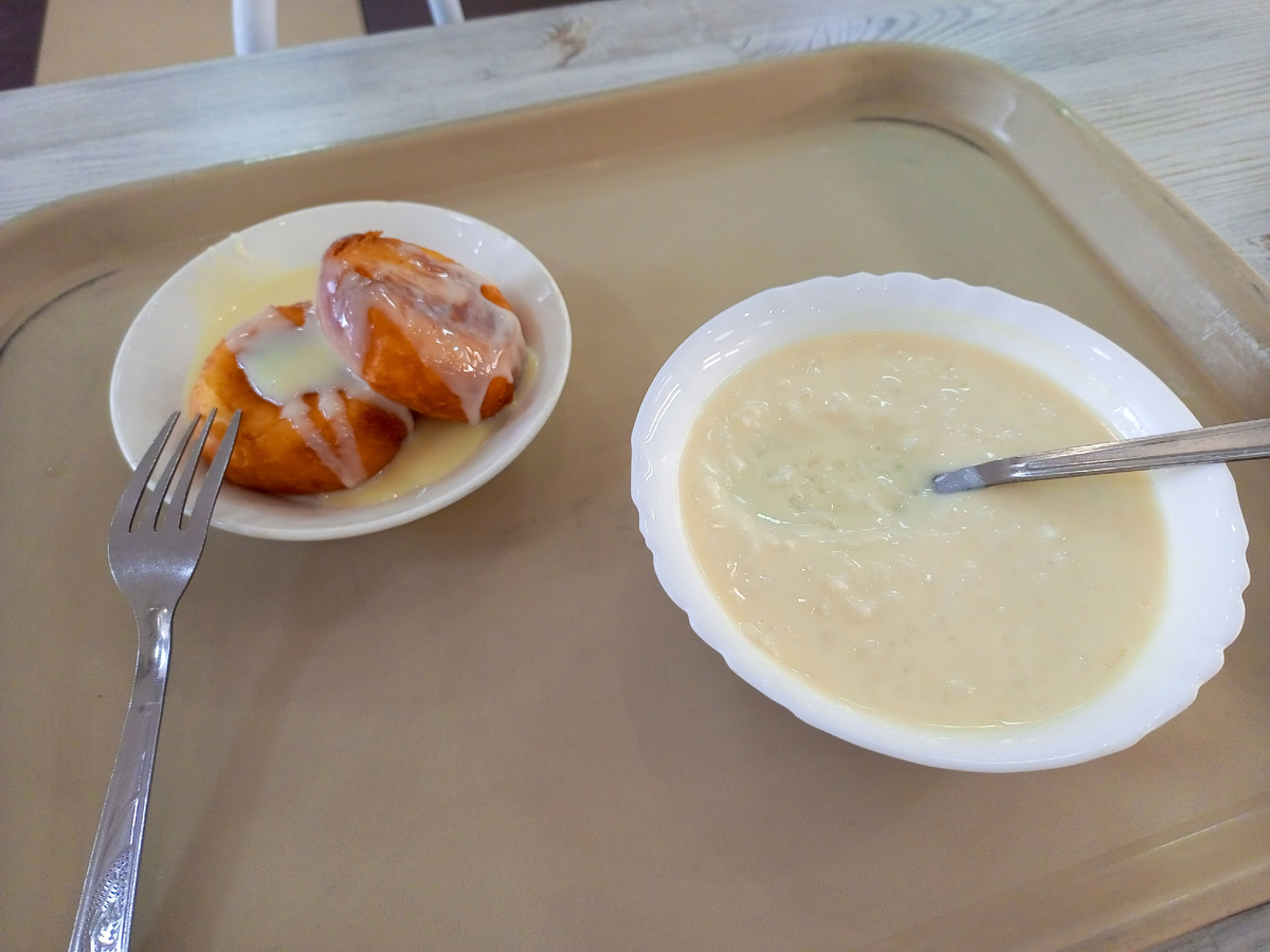 Сырники и каша рисовая 😋