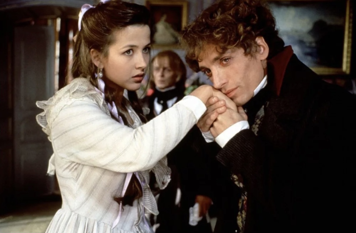 Кадр из фильма «Прощальное послание». Режиссёр Анджей Жулавский. Баронесса Дюдеван, известная под именем Жорж Санд, проводит лето 1846 года в окружении тех, кого она любит: Фредерика Шопена, Александра Дюма-младшего, художника Эжена Делакруа, оперной дивы Полины Виардо и ее возлюбленного Ивана Тургенева. Источник: thenoisetier