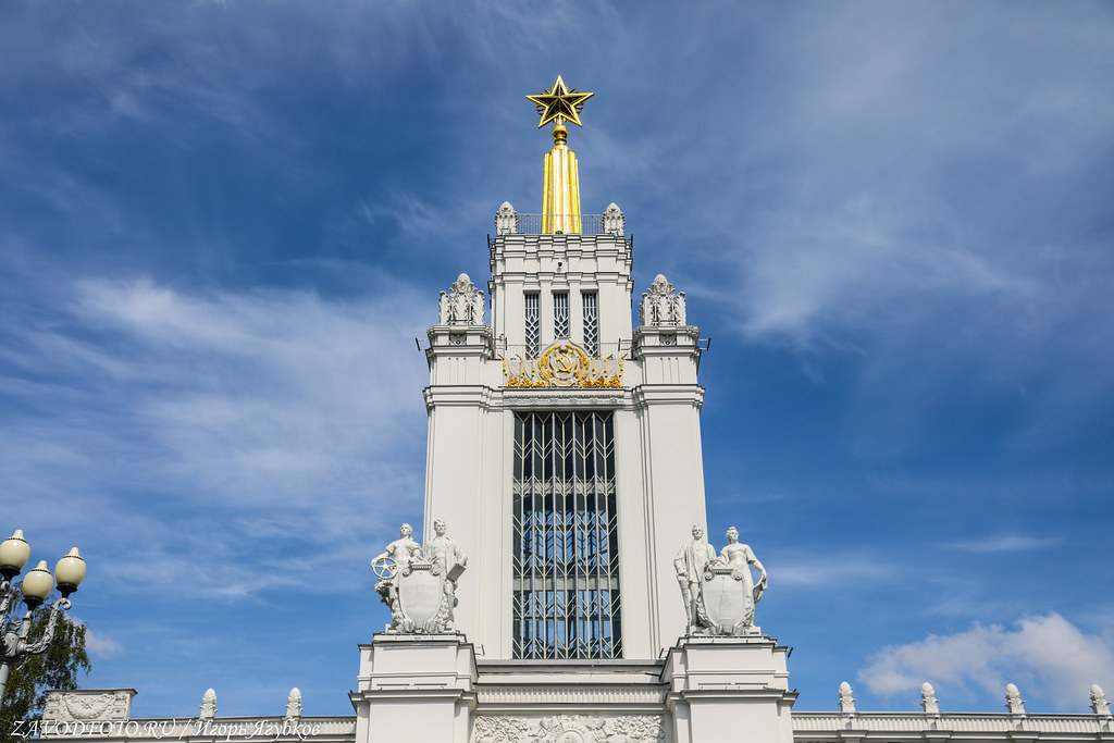 Вот я снова в Москве на выставке-форуме «Россия», что прописалась на ВДНХ. Это настоящий праздник и магнит как для туристов, так и для жителей столицы.-2