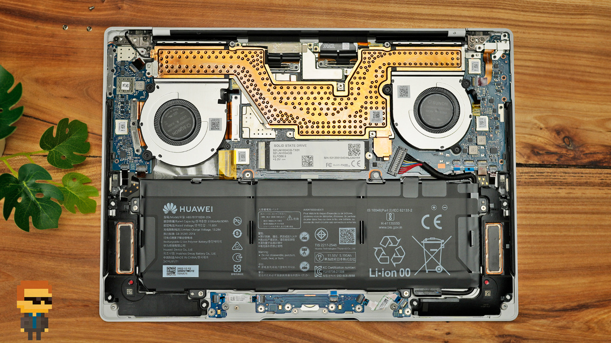 Распаяно все, кроме SSD