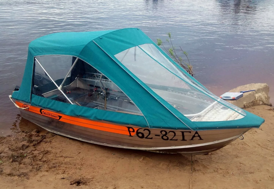 Спать на ночной стоянке, под таким тентом, нормальное занятие. А ходить не советую.