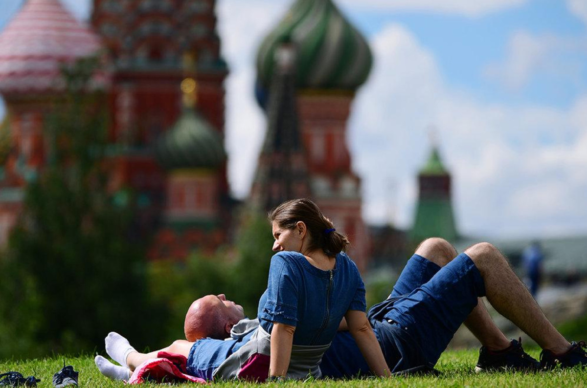 В первые пять дней июля в Москве установится настоящая жара, нетипичная даже для середины лета. Синоптики совсем недавно говорили о похолодании, а теперь меняют прогноз.