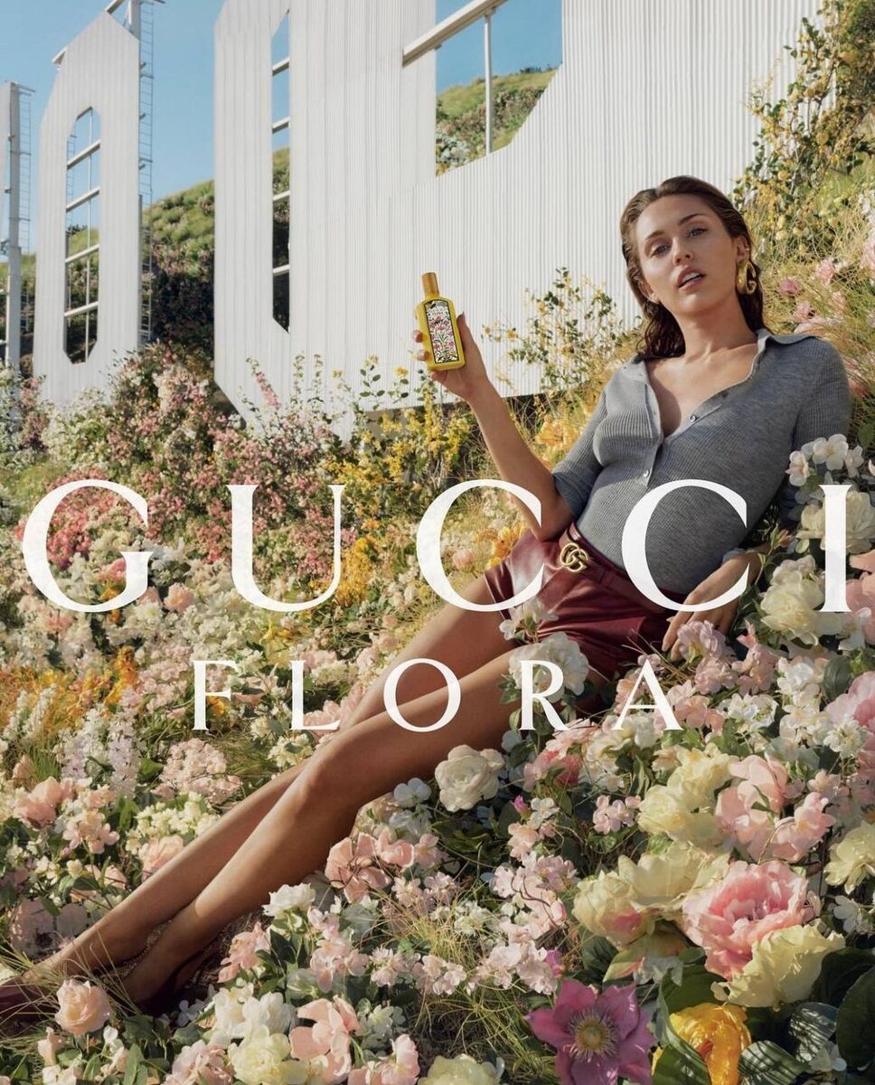 Американская певица и актриса Майли Сайрус стала лицом нового аромата Gucci Gorgeous Orchid. В Gucci отметили, что аромат — первый озоново-цветочный парфюм линии Flora.