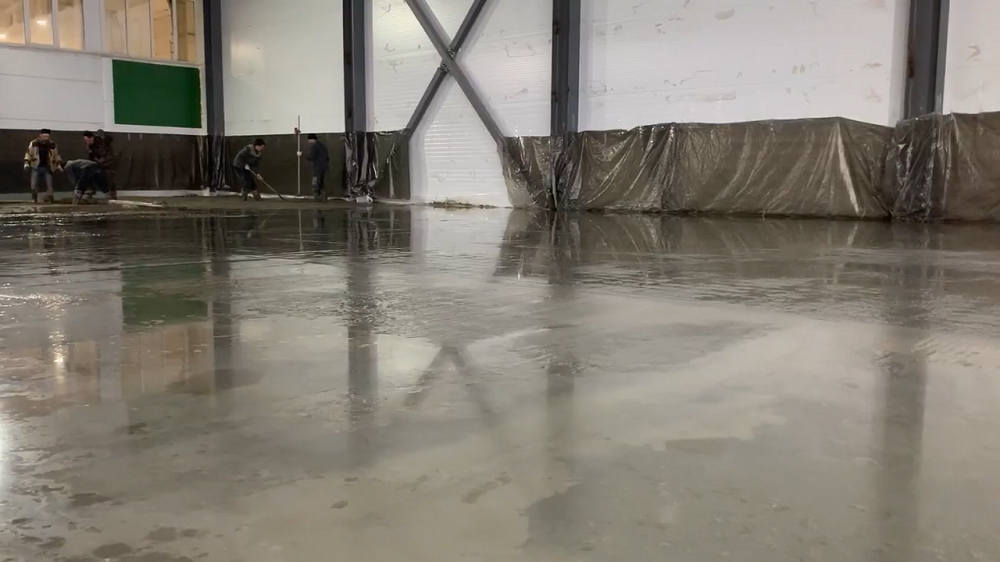 Материал напольного покрытия должен быть устойчив к агрессивным субстанциям