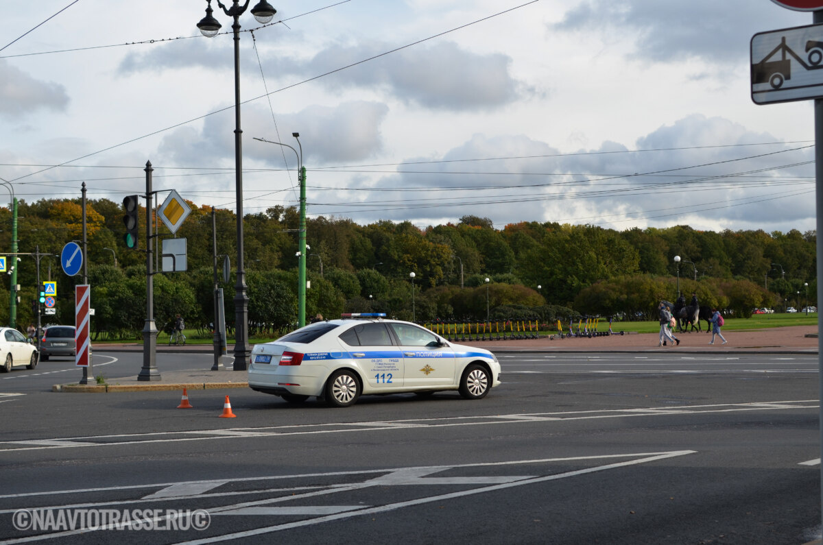 Многие  автовладельцы не любят общаться с представителями ГАИ. При этом важно в случае остановки и выявления нарушения правильно поддерживать диалог с сотрудниками полиции.-2