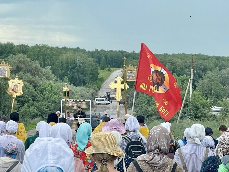    В крестном ходе приняли участие управляющий Искитимской епархией епископ Леонид, епископ Каинский и Барабинский Владимир, настоятель Преображенского кафедрального собора города Бердска протоиерей Павел Плотников, духовенство города Искитима и православный народ.