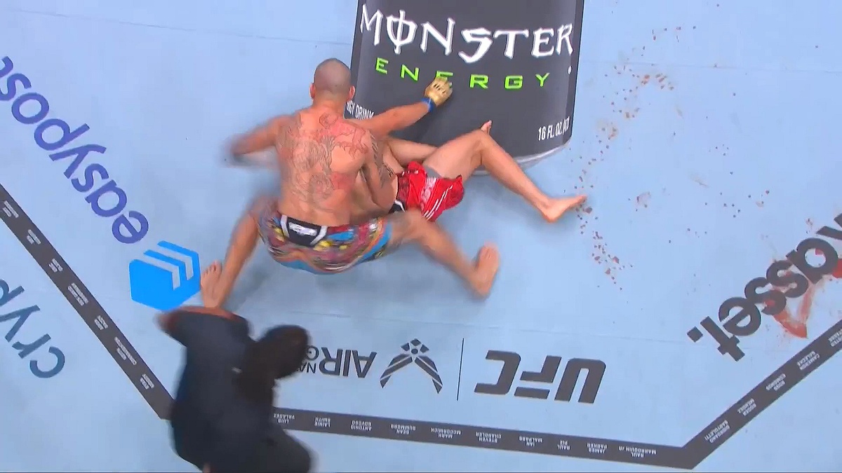 Алекс Перейра стремительно взлетает на вершину славы, продемонстрировав очередной захватывающий нокаут в защите своего титула на главном событии UFC 303.