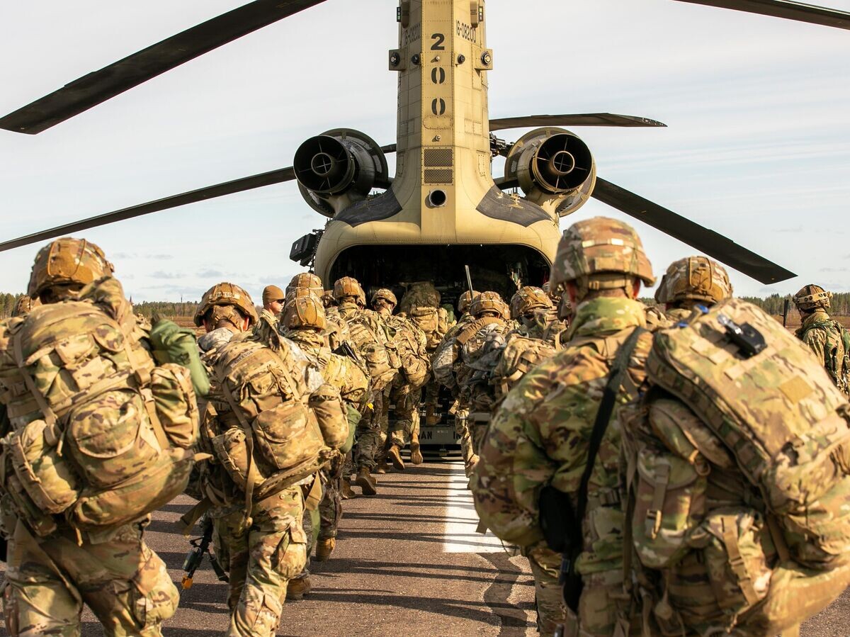    Американские военные на авиабазе Соданкюля в Финляндии© Фото : U.S. Army / Staff Sgt. Ian Valley