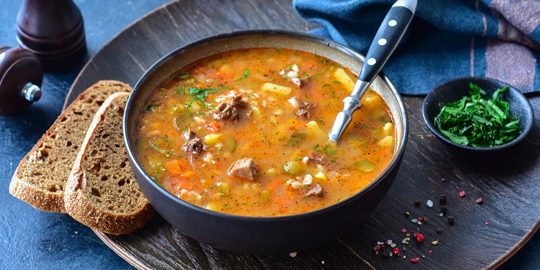 Рассольник с маринованными огурцами и рисом