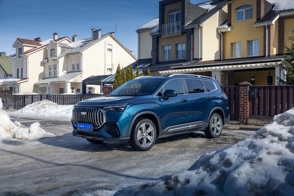    Кроссовер Okavango – самый крупный среди всех моделей Geely, которые официально продаются в России. Длина составляет 4860 мм, ширина – 1910 мм, колесная база – 2825 мм