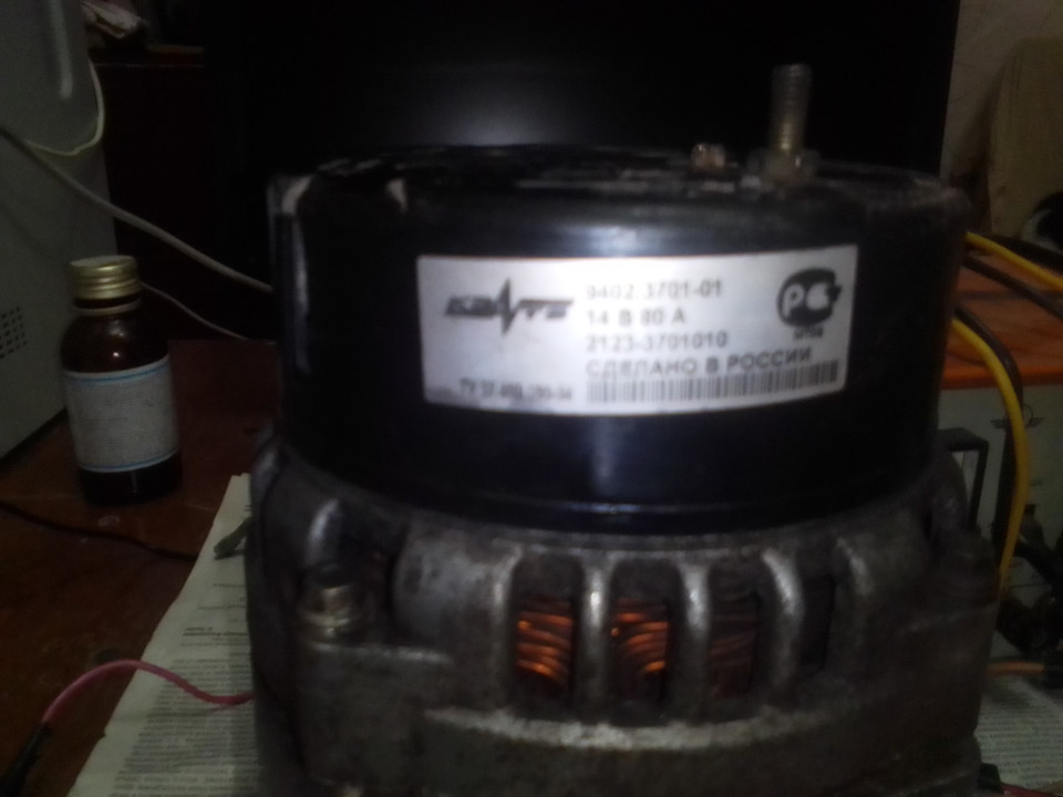 Запчасти на фото: 21233701010, 370101