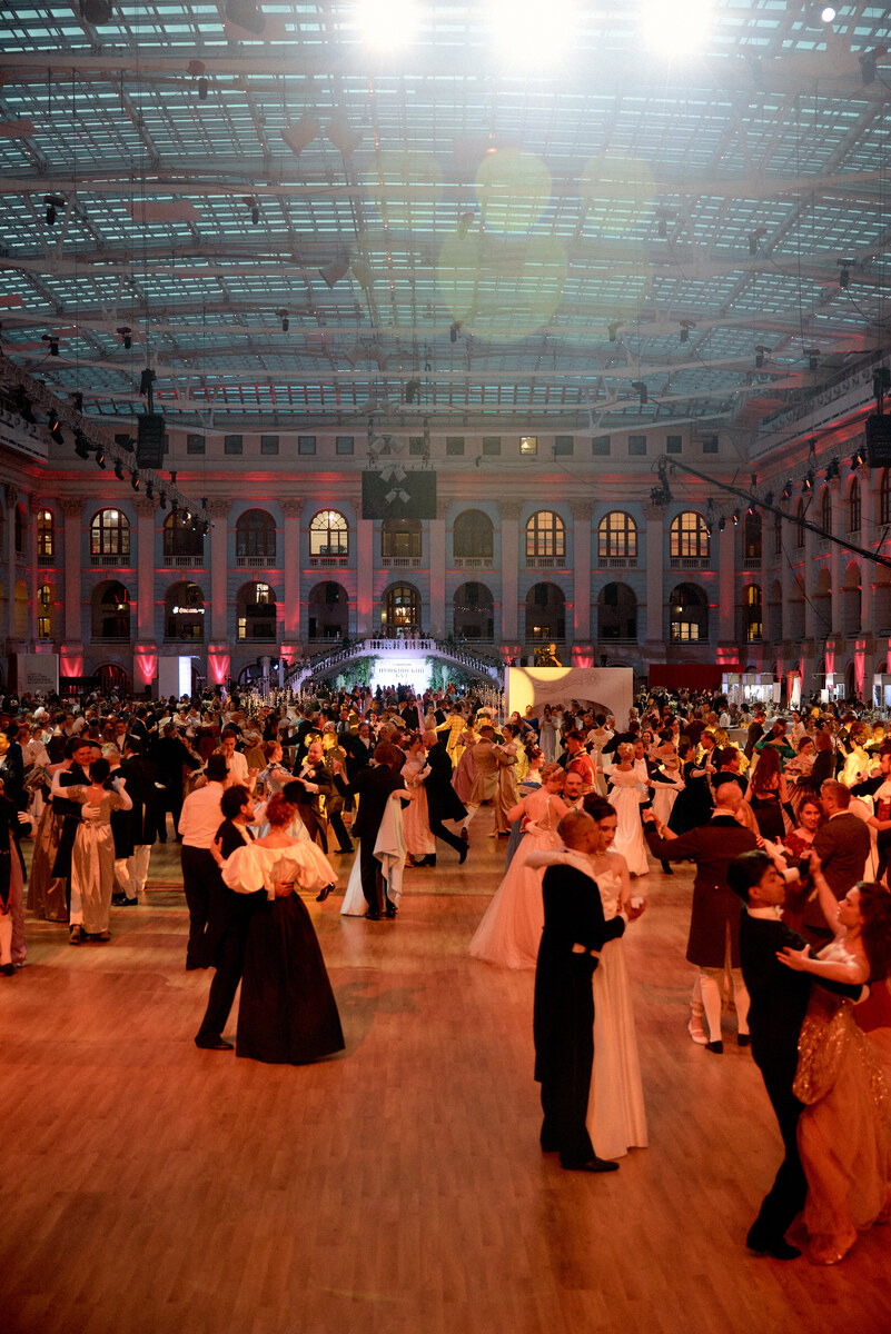    В Гостином Дворе прошел Пушкинский бал (фото 3)