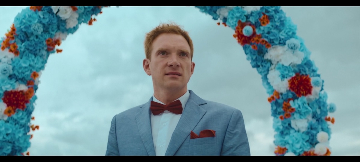 Кадр из фильма. Главный герой Максим