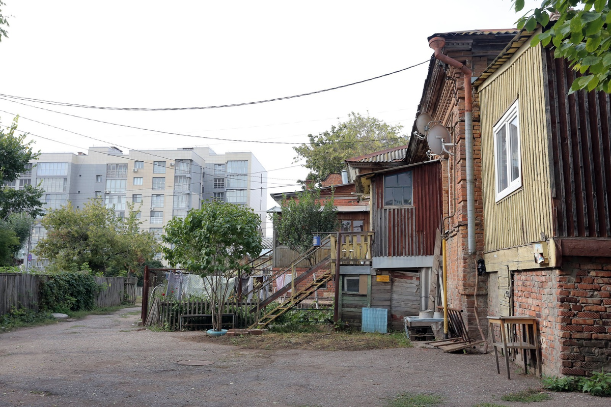 Документы на дом и землю нужно держать в порядке. Фото: Александра ДАНИЛОВА