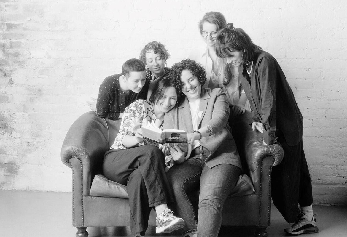    Обсуждать хорошие книги в душевной компании — плюс 100 к стрессоустойчивости. Источник: личный архив Таши Беляевой-Пичугиной