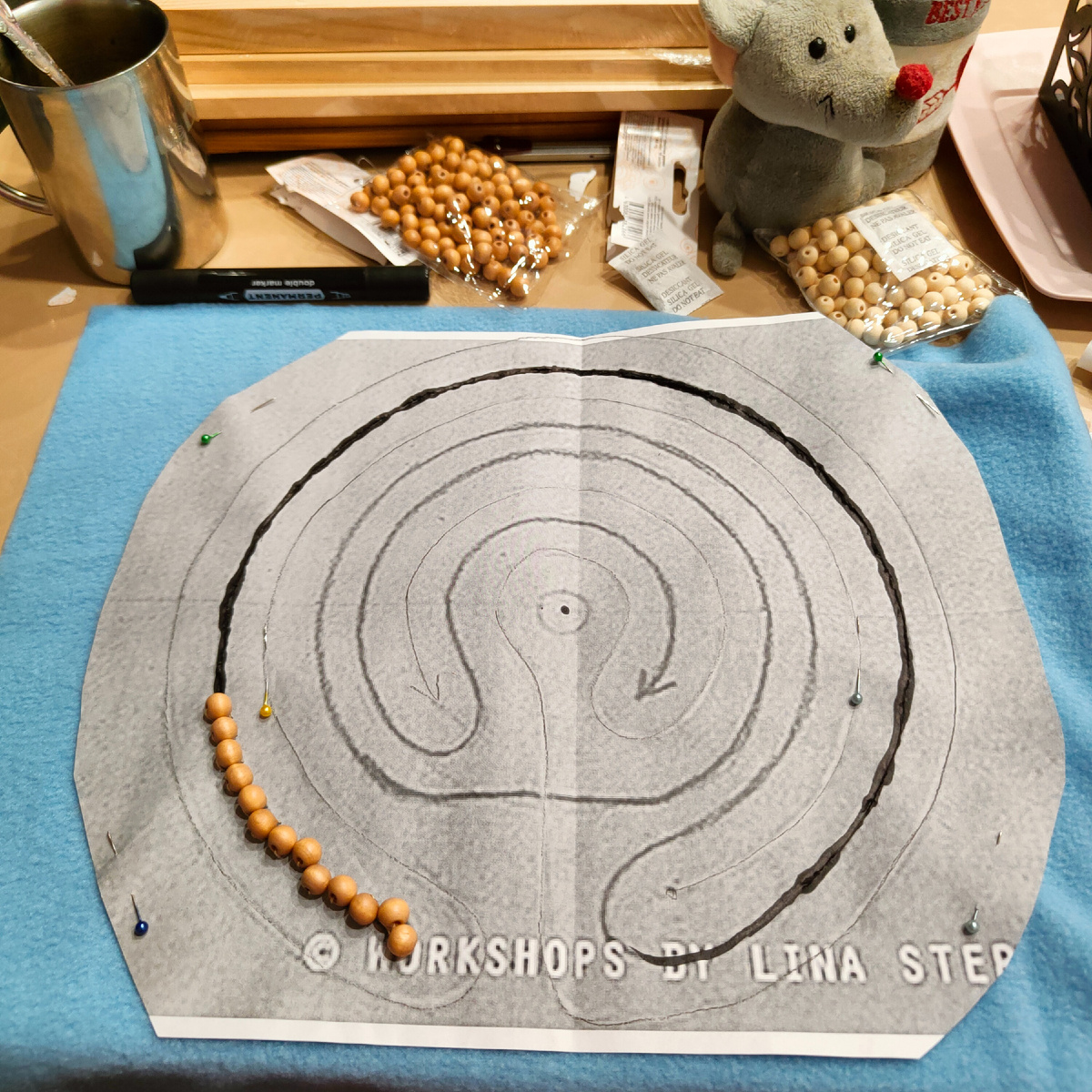 Самое начало вышивания лабиринта