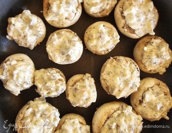 Фаршированные шампиньоны