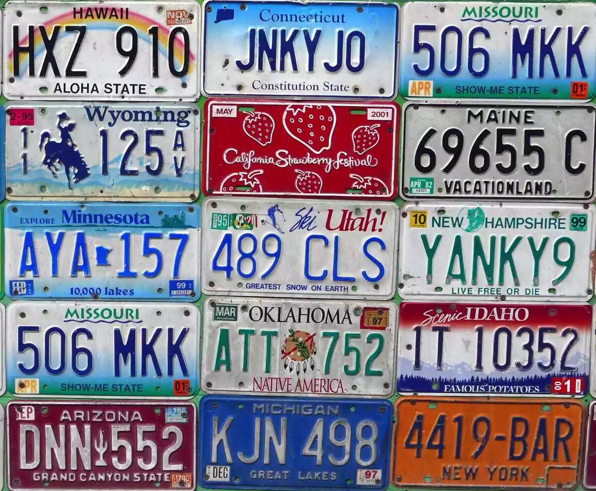 Белый, синий, желтый, красный… Номерные знаки на автомобилях столь же разнообразны, как и страны.