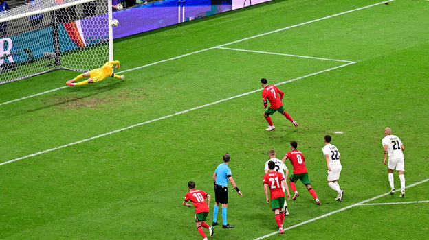    Португалия — Словения: Криштиану Роналду не забил пенальти в дополнительное время. Reuters