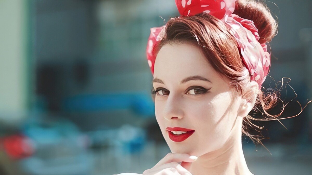 Нина. Кадр из сериала "Лимитчицы"